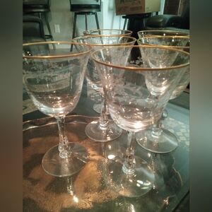 Fostoria  Vintag Elegant Gold-Rimmed Wine Glass Set